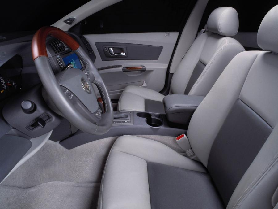  Cadillac CTS 2002 года  (фото 6 из 26)